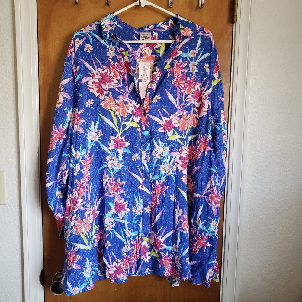 NWT Como Vintage woman floral button down shirt w long sleeves 1X